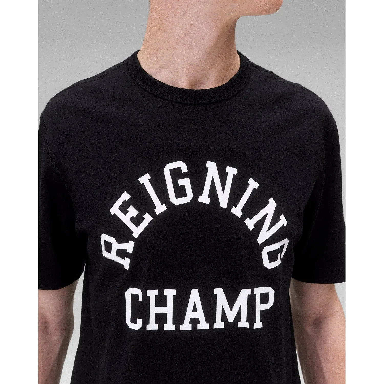 Reigning Champ Men Knit Lightweight Jersey Arch Logo T-Shirt Black White